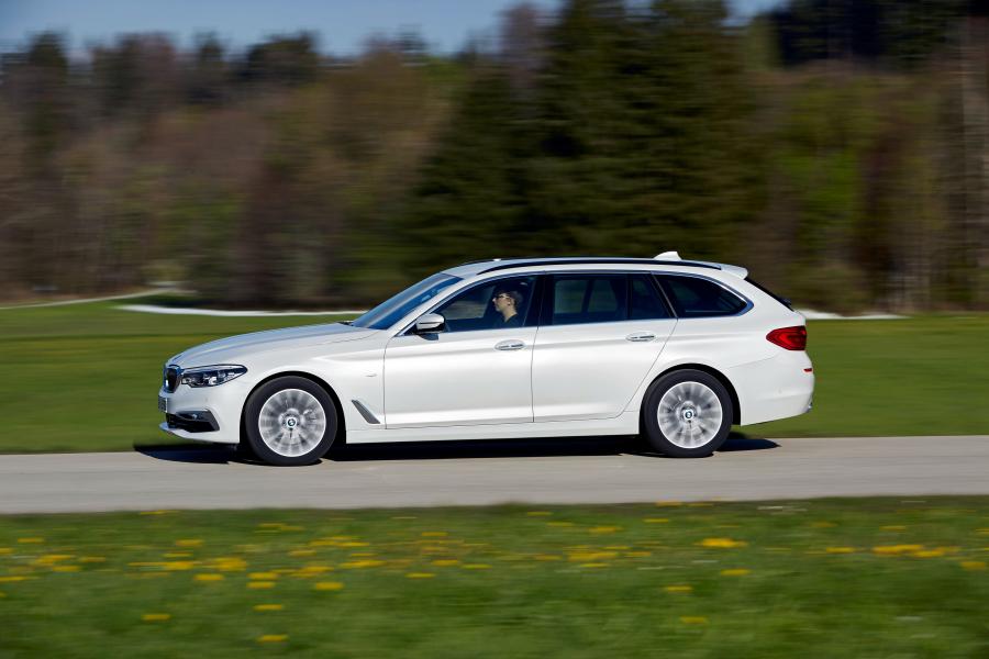  BMW 520d Touring Luxury Line 2017 года  (WW) (фото 13 из 40)